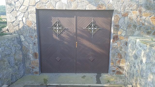 Izolirana garažna vrata - HRAST