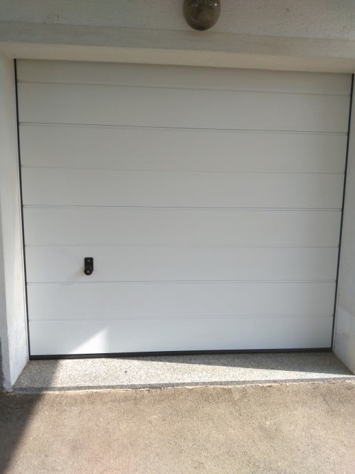 Sekcijska garažna vrata HORMANN
