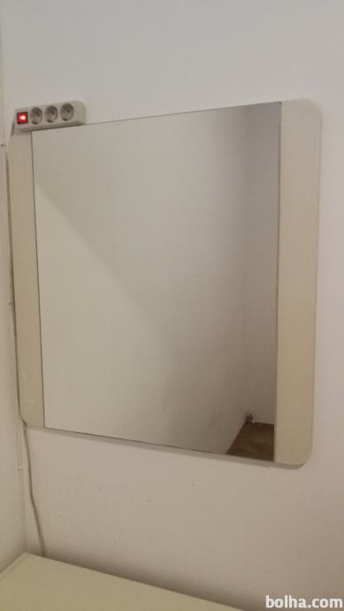Predalnik z ogledalom