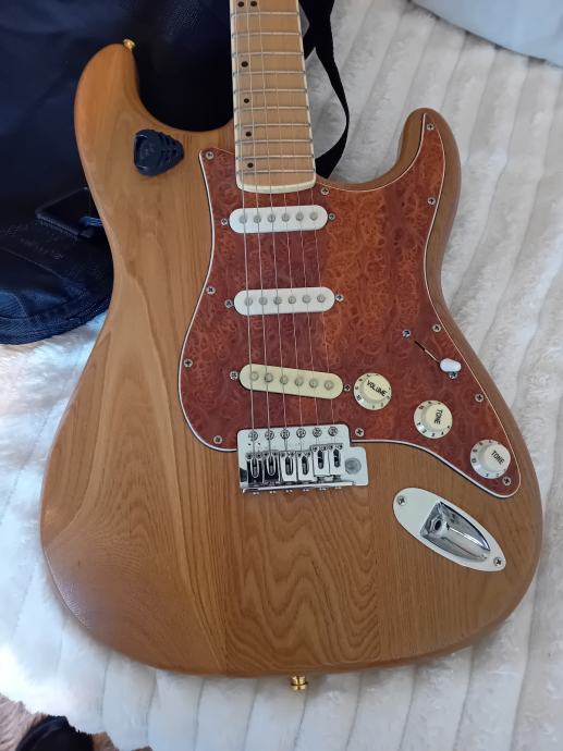 Kitara SX custom handmade vintage serial stratocaster in torba