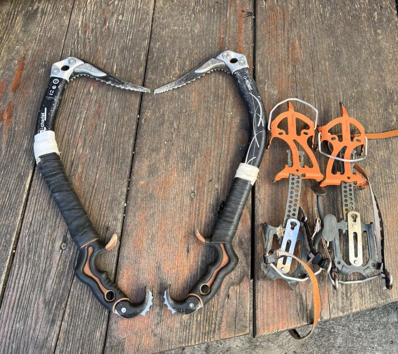 Piolet Technique Petzl Nomic - U021AA00 - Outil Escalade Glace - Fabriqué En France