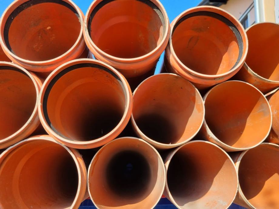 pvc-ukc-kanalizacijske-cevi-160-x-5000-mm-sn-4-loki-kolena-160-87