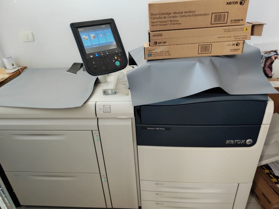 Xerox Versant 180, mutoh 1624, rezalnik kona 1400, laminator....