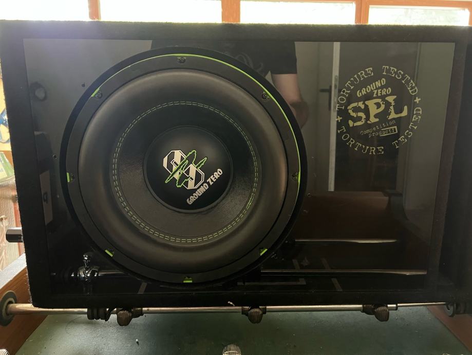 subwoofer Ground zero GZHW 30spl 1500w rms v boxu