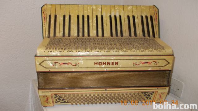 klavirska harmonika hohner