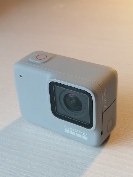 GoPro 7 White + Bundle Kit + 32GB sd kartica