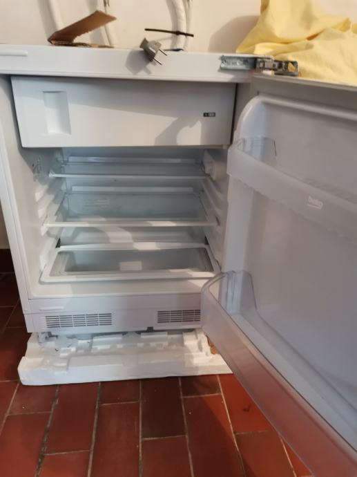 podpultni hladilnik