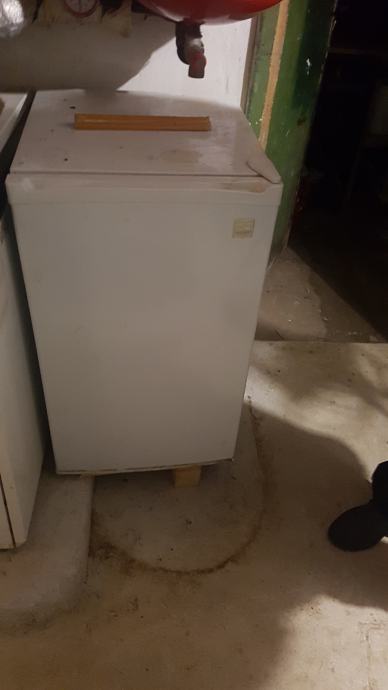 Zelo ugodno prodam starejši hladilnik