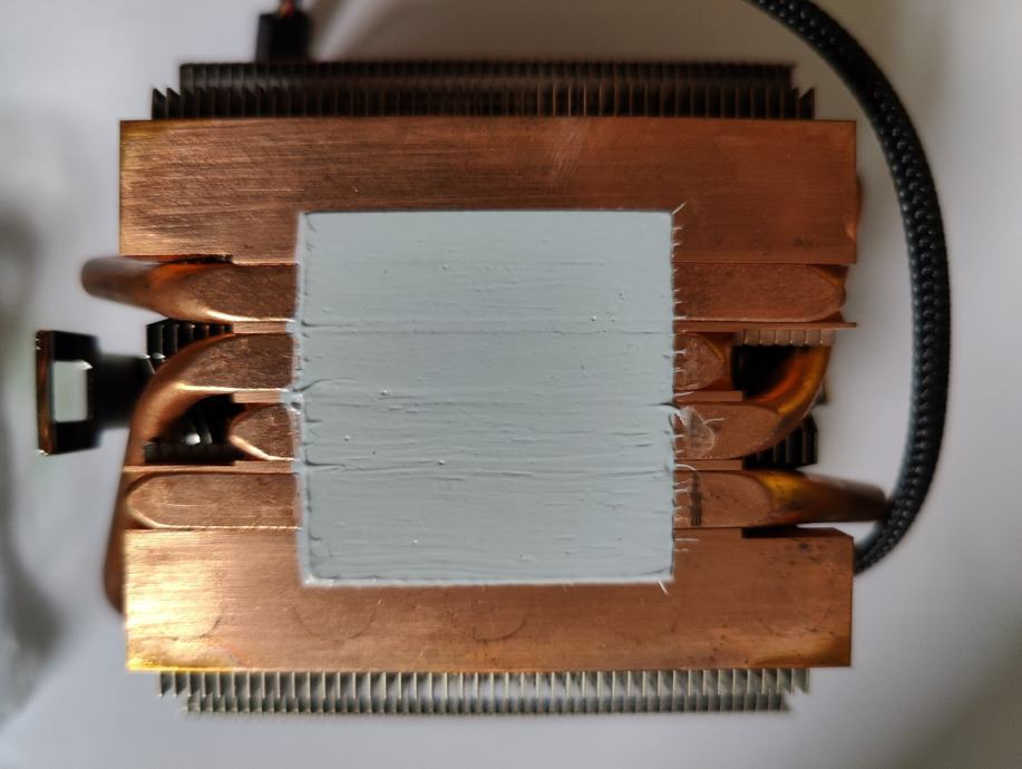 Disipador Cooler AMD Wraith Prism RGB para AM5, AM4 con base de cobre
