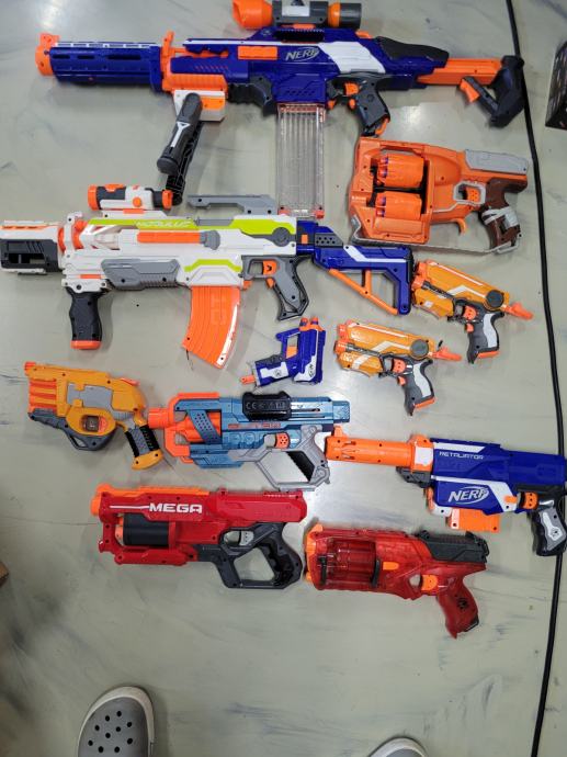 NERF zbirka modeli pištol in puške