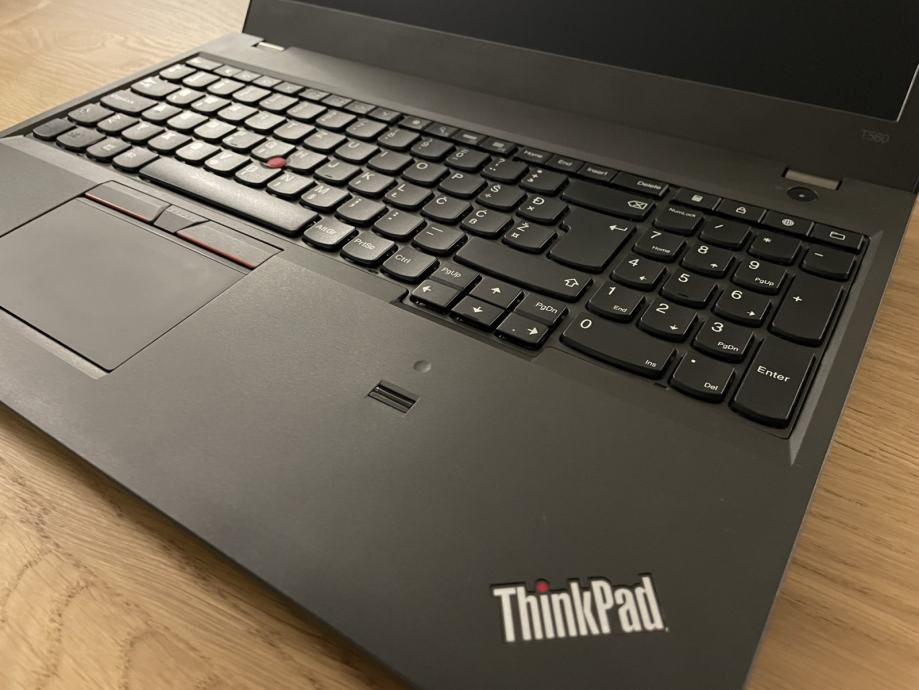 Lenovo ThinkPad T560 i5 RAM 16GB SSD Disk 15,6″ FHD + NOVA BATERIJA