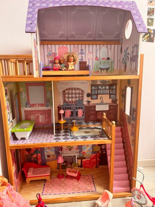 Barbie hiša in dodatki