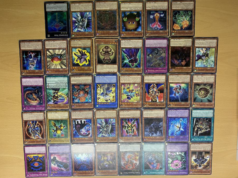 Yu-gi-oh! 39 kart (vse original)!