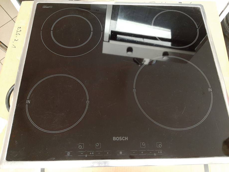 Kuhalna plošča Bosch PIF645E01 delujoča