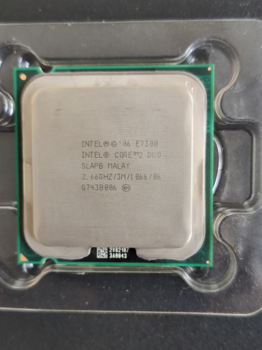 Intel procesor E7300