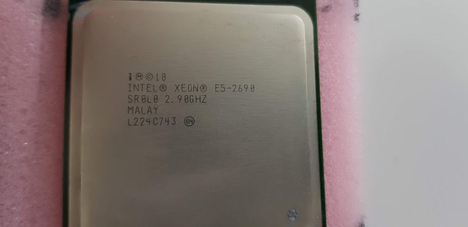 Intel Xeon E5-2690 (8 core, 2.90-3.80GHz, 20 MB Cache, socket LGA2011)