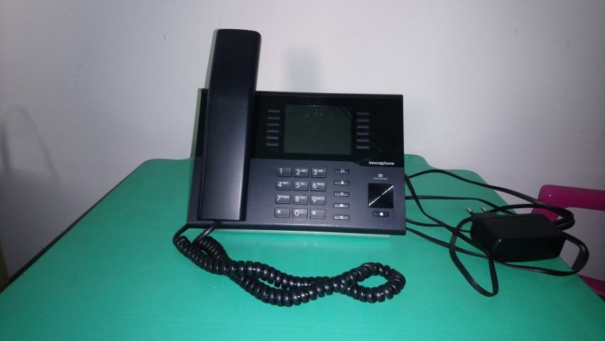 Poslovni IP telefon innovaphone IP222