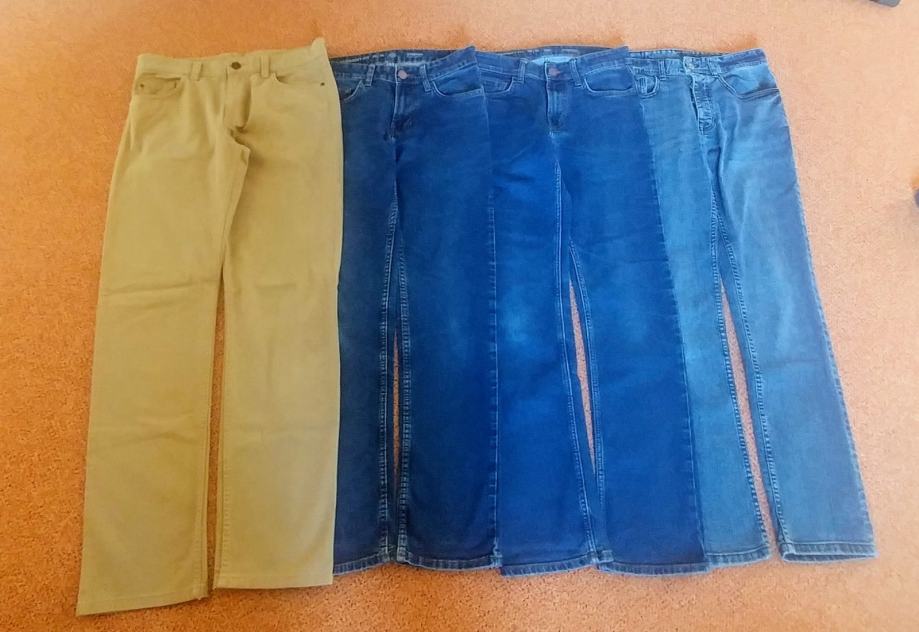 4 pari fantovskih hlač / jeans