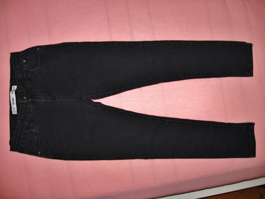 Dekliške jeans hlače v št.140- Skinny,črne,elastične ; 01/21