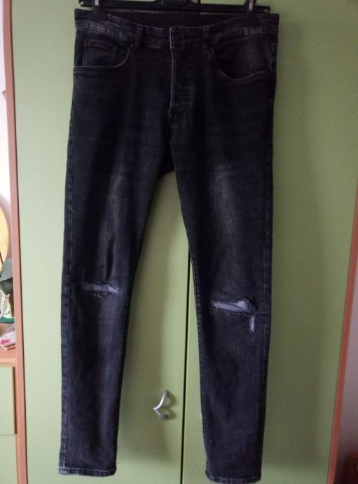 Fantovske/moške jeans hlače H&M št 32 obseg pasu 86cm