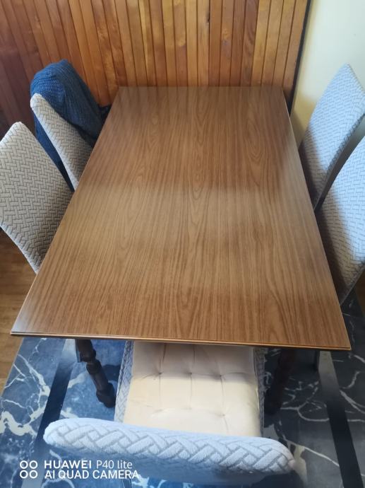Jedilna miza masivni les starejša raztegljiva