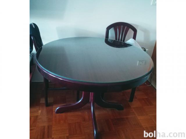 Jedilna miza s stoli