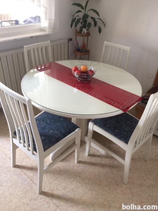 Jedilna miza s stoli