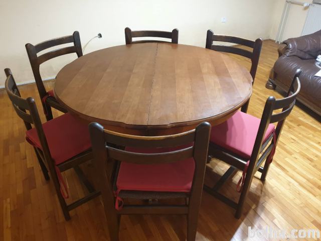 okrogla miza in stoli