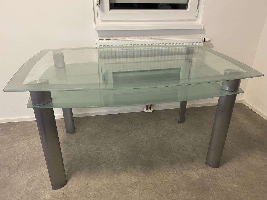 Steklena jedilna miza 140x90cm