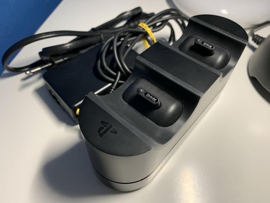 Polnilna postaja CUH ZDC1, original Sony za Dualshock 4 / PS4