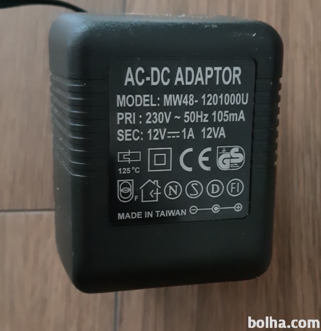 Ac-dc adaptor