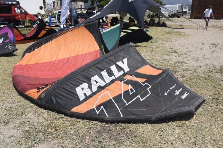 Kite SLINGSHOT RALLY 14m 2019 + bar SENTINEL 27m 2019