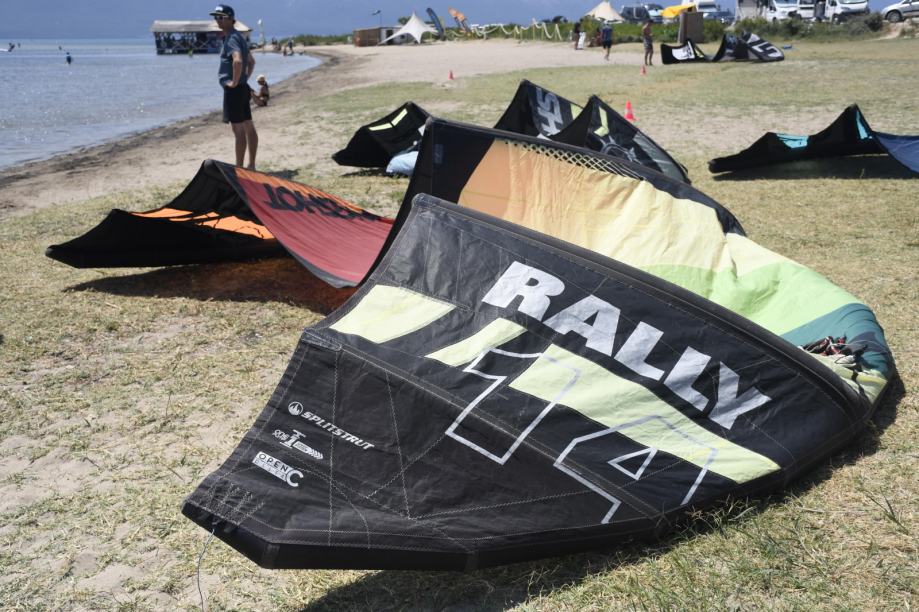 Kite SLINGSHOT RALLY 14m 2019 + bar SENTINEL 27m 2019