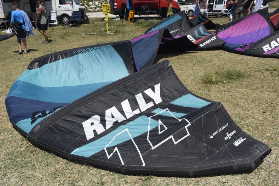Kite SLINGSHOT RALLY 14m 2019 + bar SENTINEL 27m 2019
