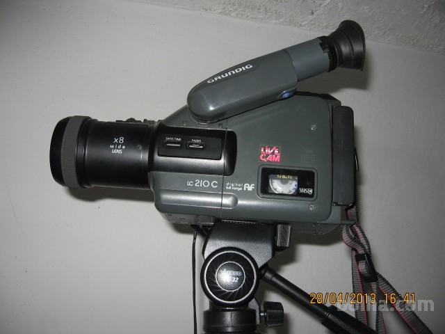GRUNDIG Videokamera VHS C možna menjava