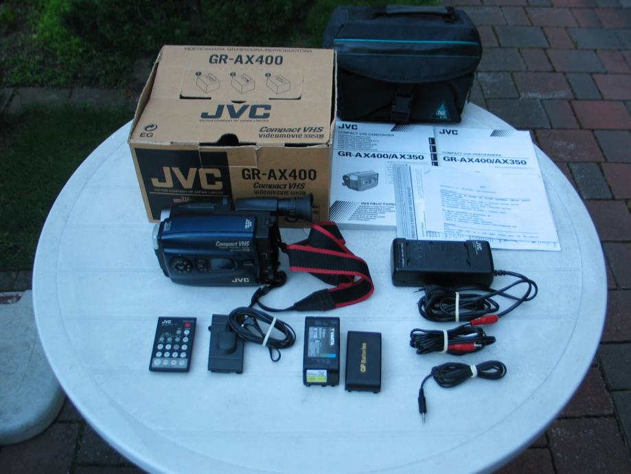 VHS-C kamera JVC, malo rabljena, kot nova, prodam