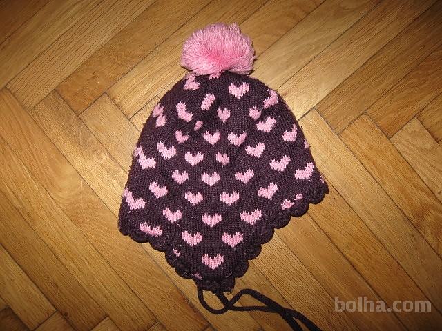 topla vijolična kapa s srčki H&M, vel.86 (lahko do 3-4 leta)