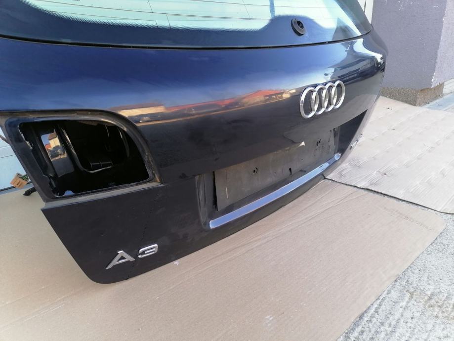 Audi a3 8p sportback vrata prtljažnika