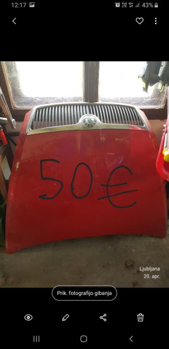Škoda Octavia 2 pokrov motorja rdeče barve rabljeno
