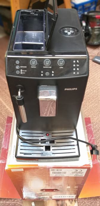 Popolnoma samodejni espresso aparat za kavo PHILIPS 3000 V2 CMF