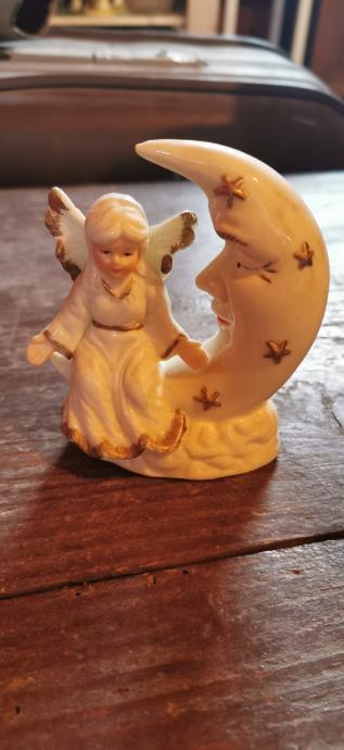 Kip angel porcelan višina 11cm