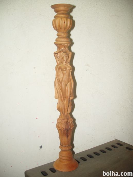 Kipec-svečnik iz naravnega lesa