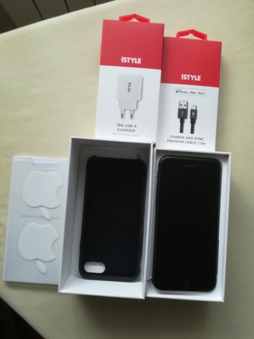 Apple I phone 7  črne barve