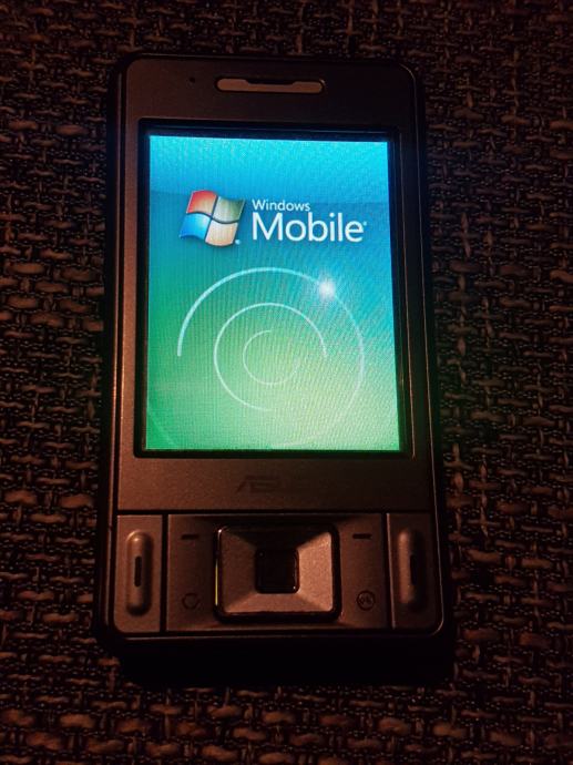 Klasicni mobilni telefon mobitel asus p535