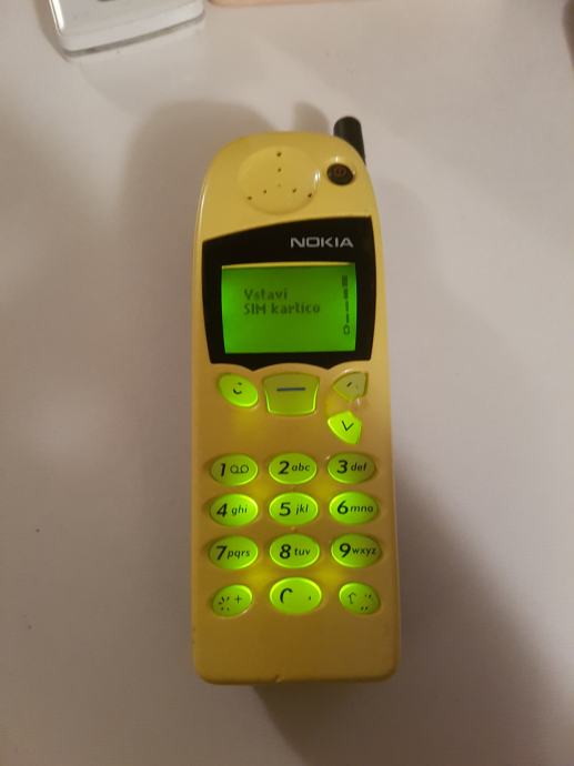 Klasicni mobilni telefon mobitel Nokia 5110