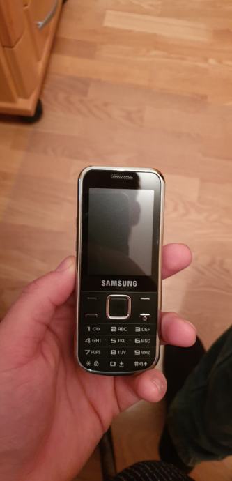 Mobilni telefon Samsung