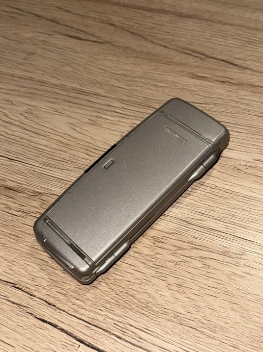 Nokia 9300 Communicator – Comme Neuf – Débloqué – Gris – 3G