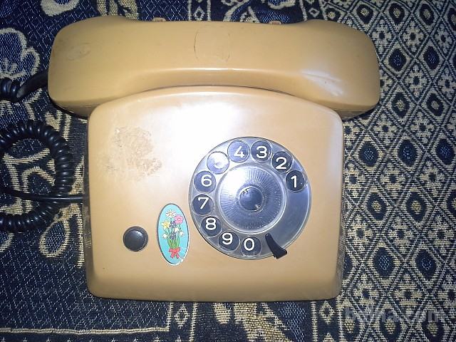 Starejši telefon