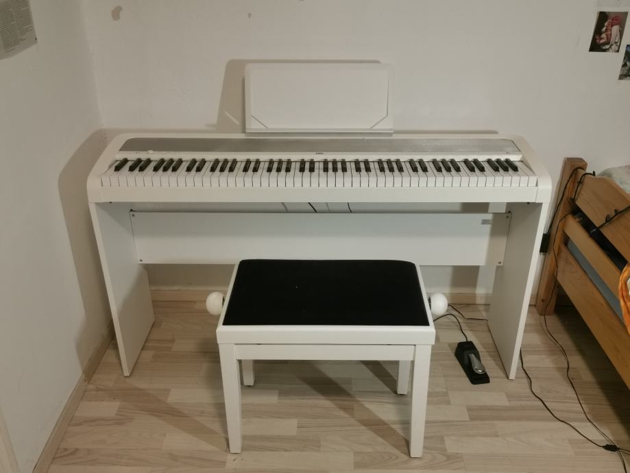 B1 Digitalni klavir (bela barva) + Pedala + Stolček