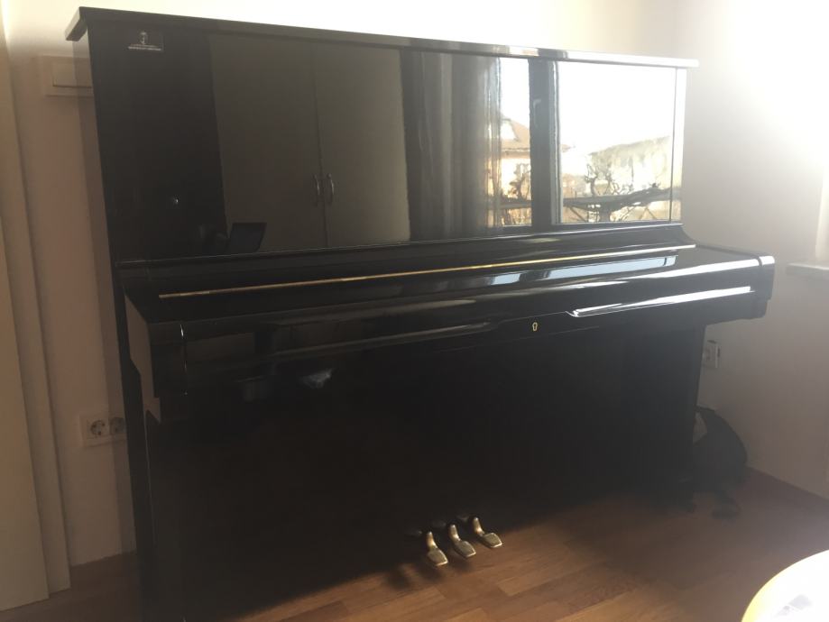 Pianino klavir Yamaha U2H - polished ebony